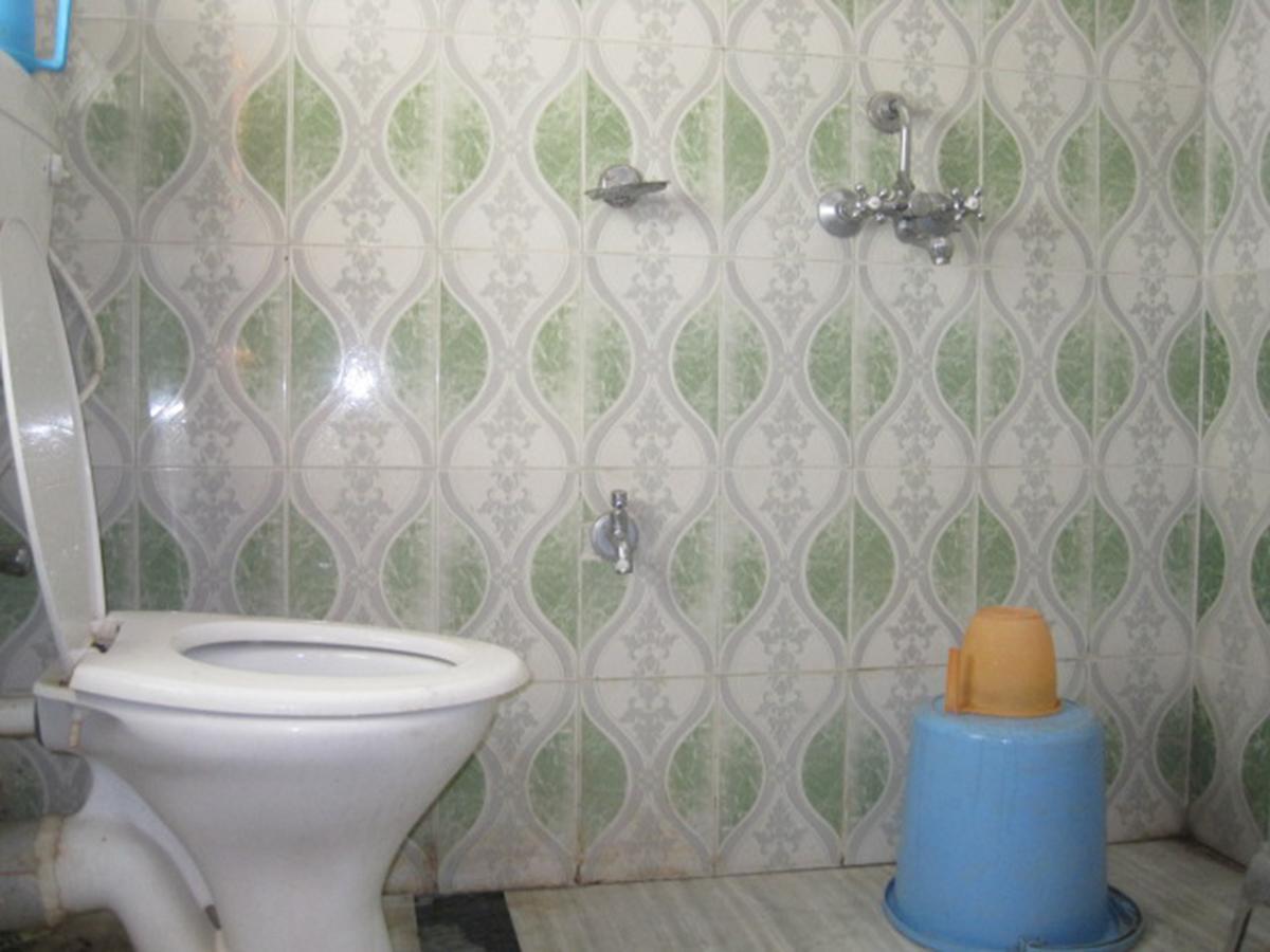 Hotel Arya Palace Puri Buitenkant foto